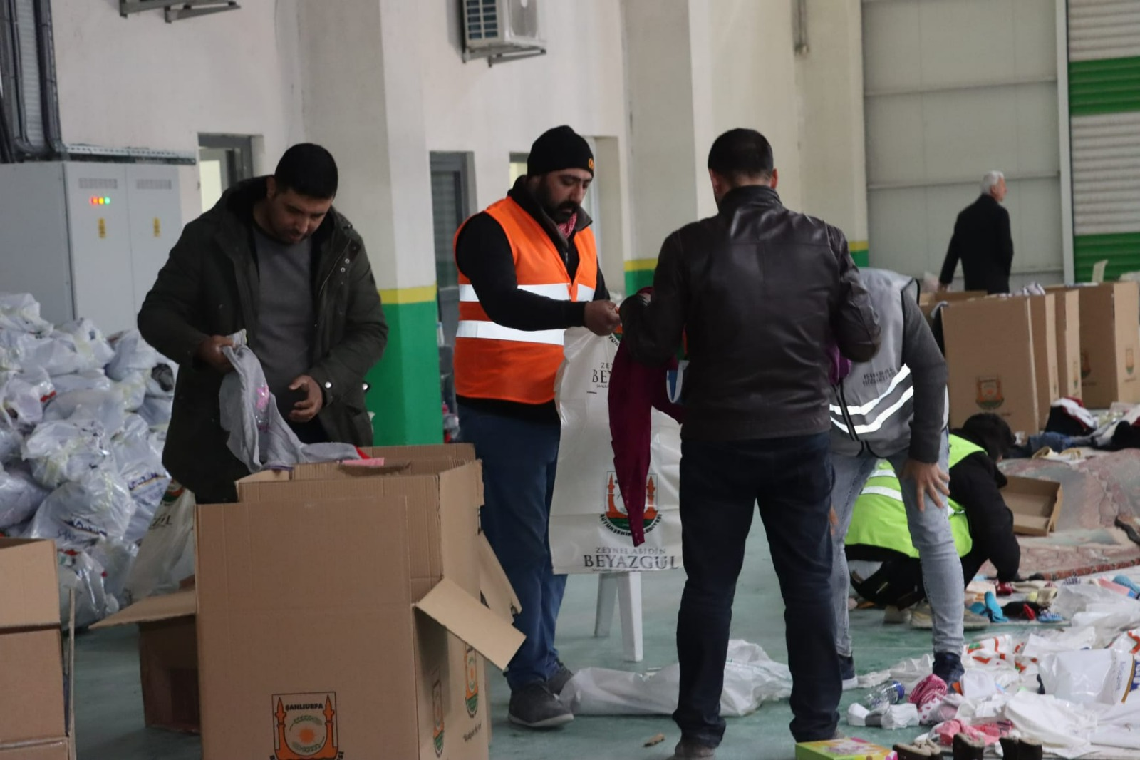 Şanlıurfa Büyükşehir Belediyesi yardımları devam ediyor