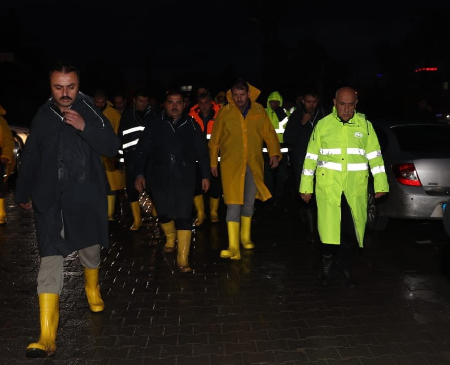 Haliliye'de temizlik çalışmaları gece gündüz devam ediyor