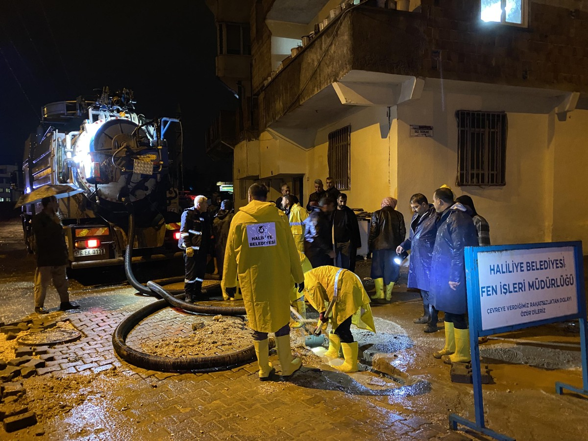 Haliliye'de ekipler gece boyu seferber oldu