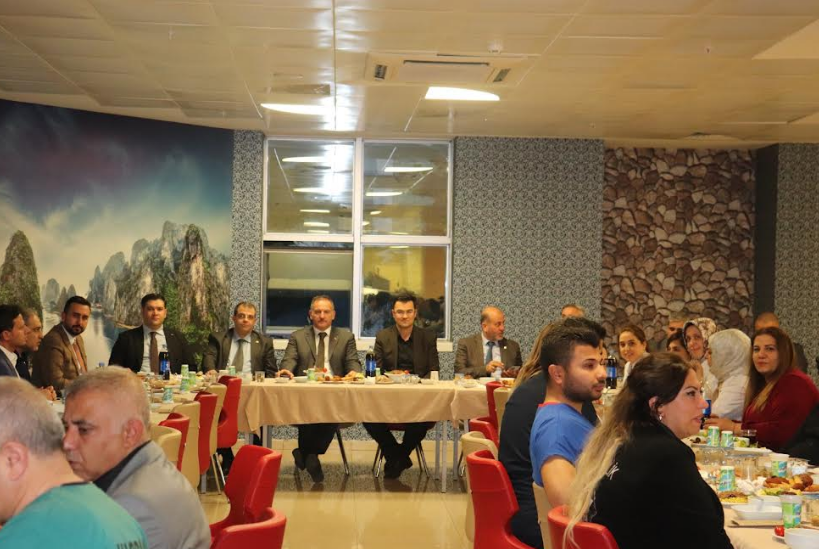 Rektör Güllüoğlu hastane personeliyle iftarda buluştu