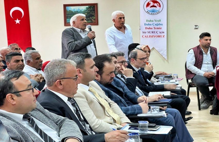 Suruç Kaymakamı muhtarlarla bir araya geldi