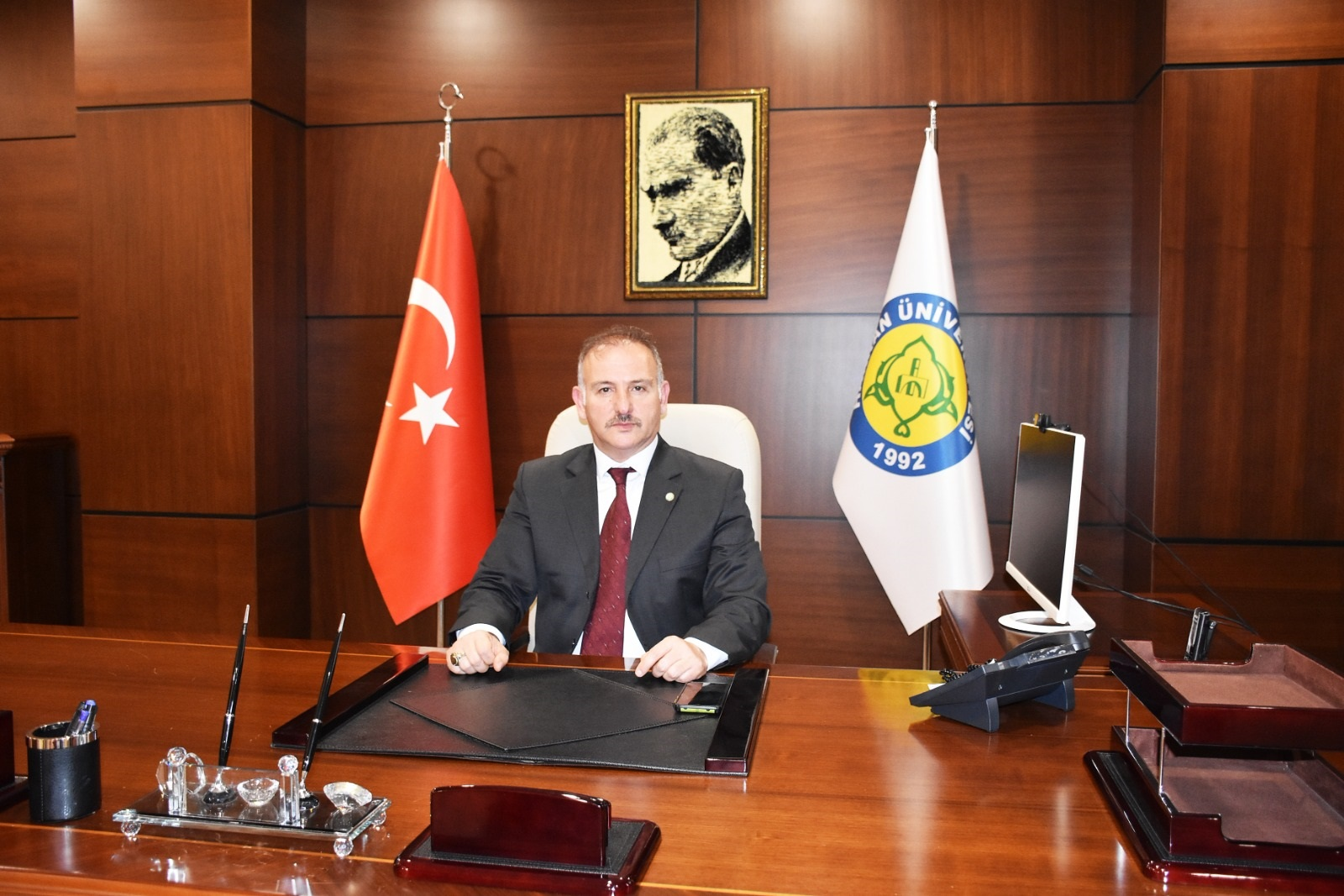 Rektör Güllüoğlu,”Gün Geçtikçe Kadromuz Güçlendiriyor”