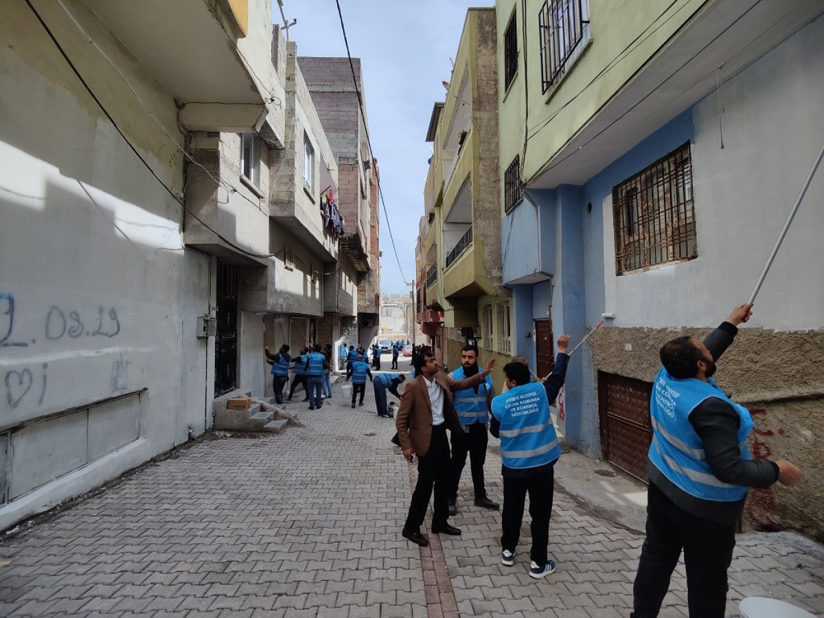 Eyyübiye'de sel basan sokaklar boyanıyor