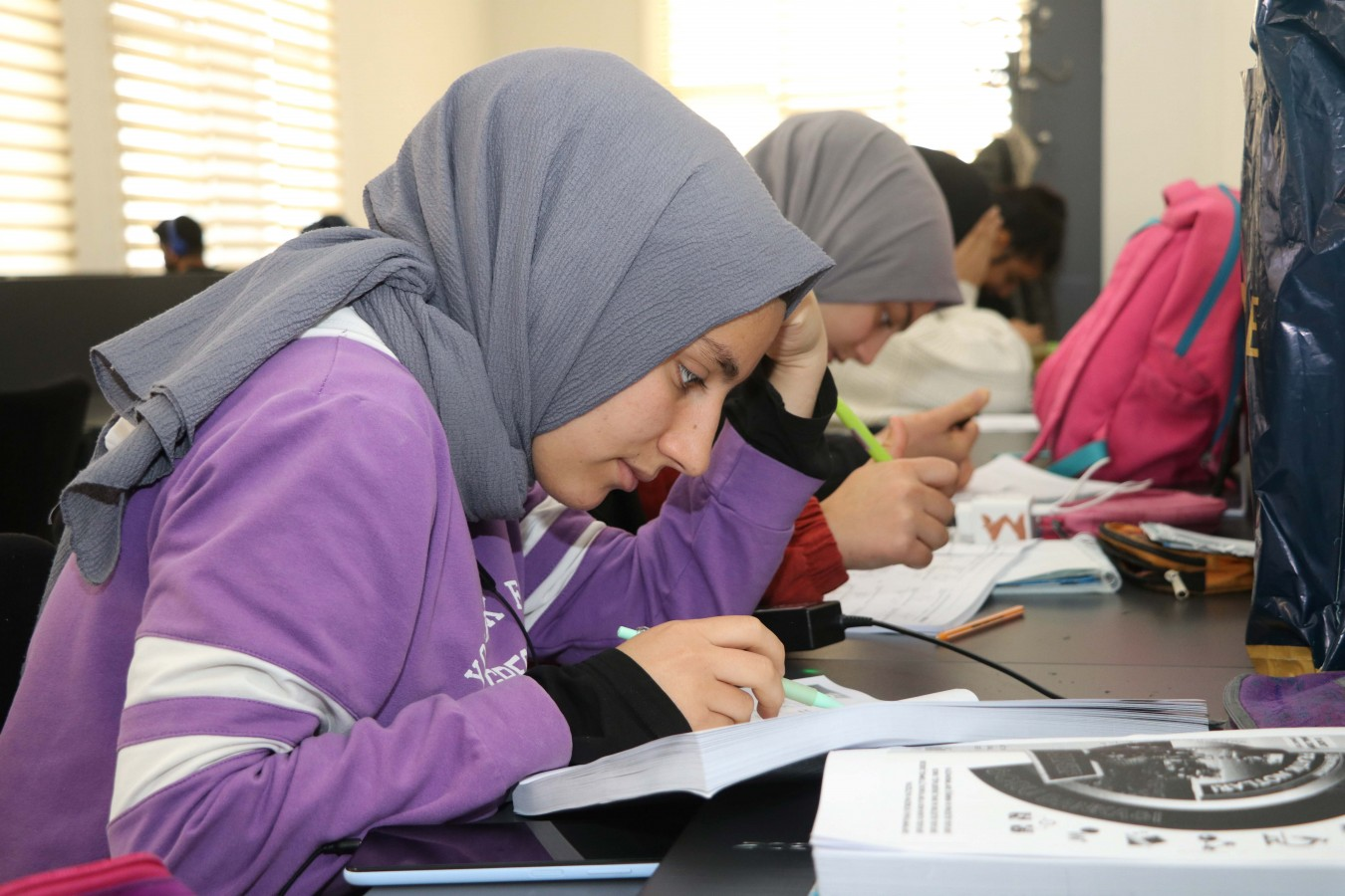 Karaköprülü gençlerin uğrak yeri okuma evleri oldu