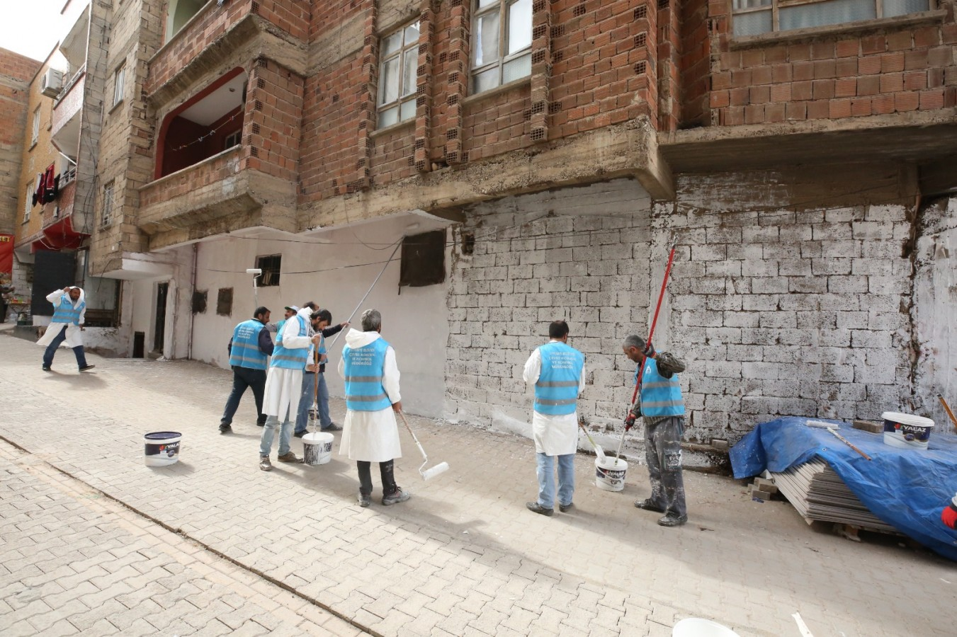 Eyyübiye'de sel basan tüm sokak ve evler boyanıyor