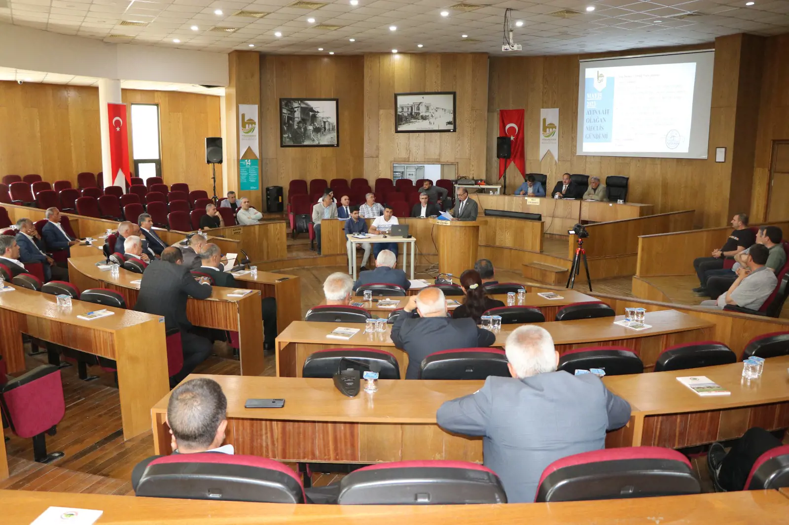 Viranşehir belediyesi mayıs ayı meclis toplantısını gerçekleştirdi