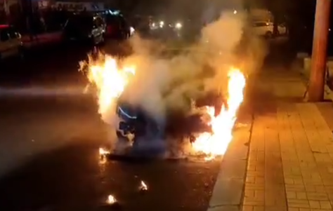Urfa’da otomobil seyir halinde yandı!
