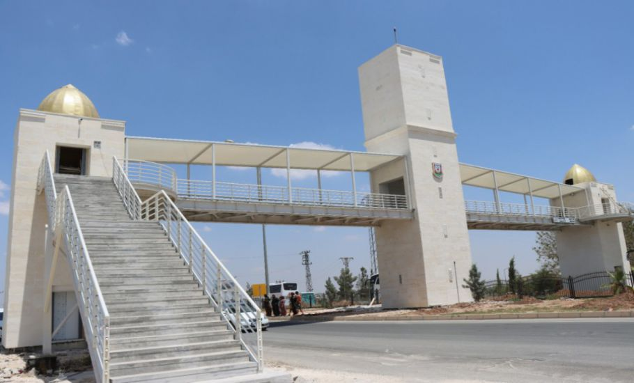 Büyükşehir'den modern üst geçit