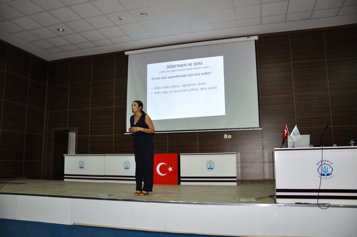 Yazar Emine İşbilen'den gelişim semineri
