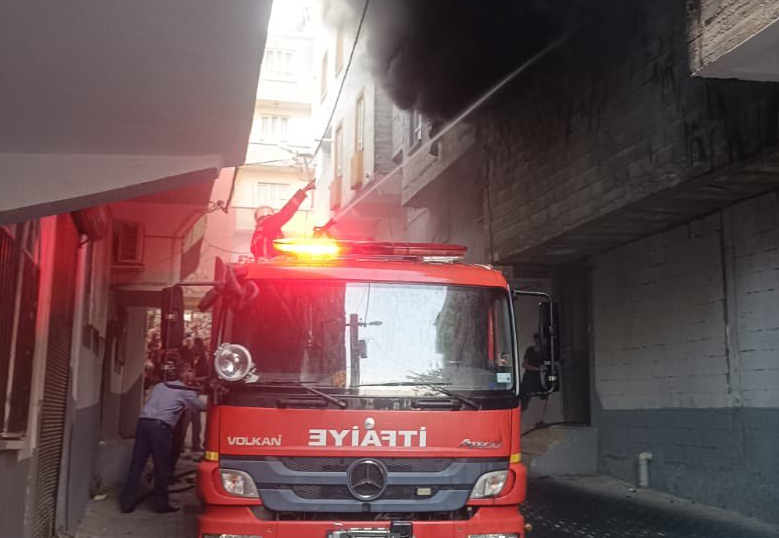 Şanlıurfa'da boya firmasında yangın çıktı!