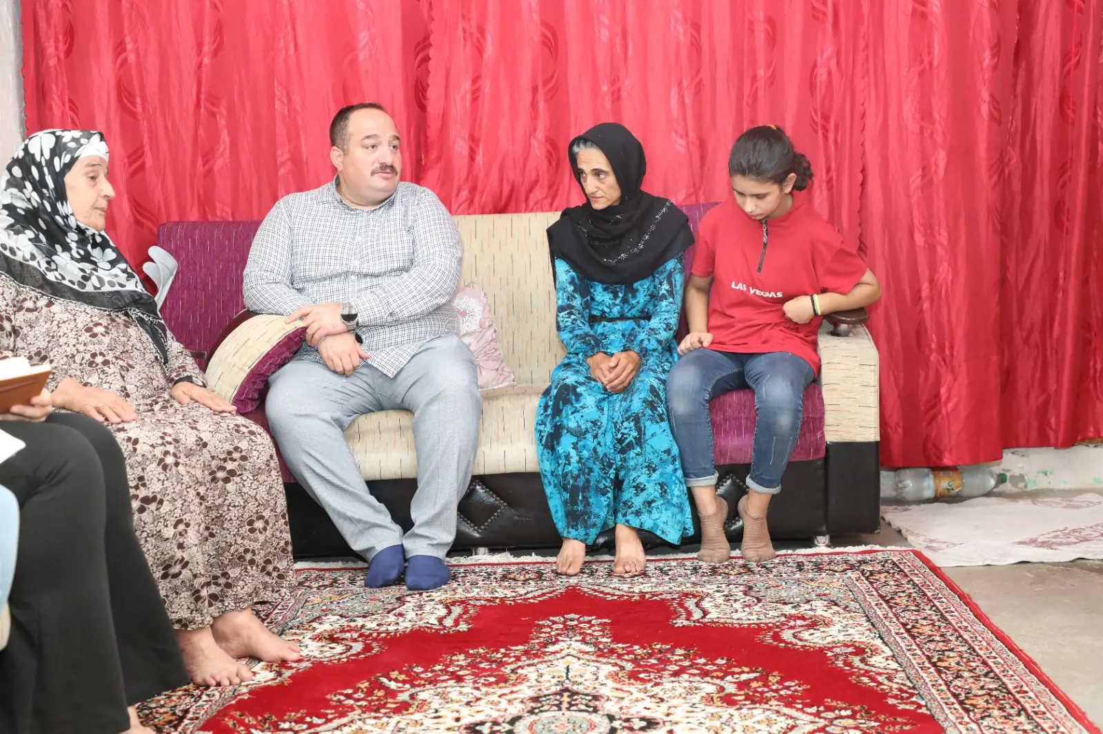 Başkan Ekinci'den çat kapı ev ziyaretleri
