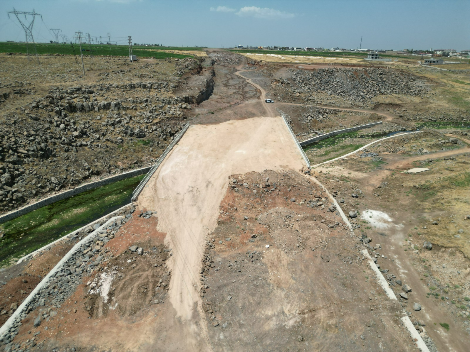 Büyükşehir'den Viranşehir'de yol çalışması