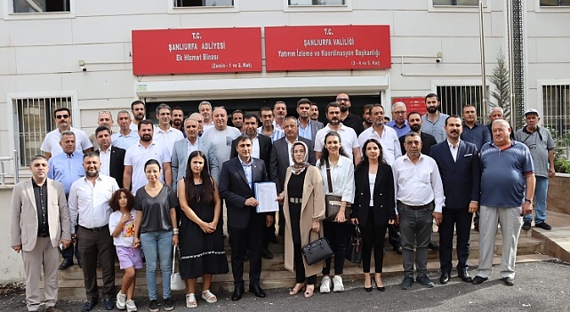 Karadağ mazbatasını YSK'dan teslim aldı