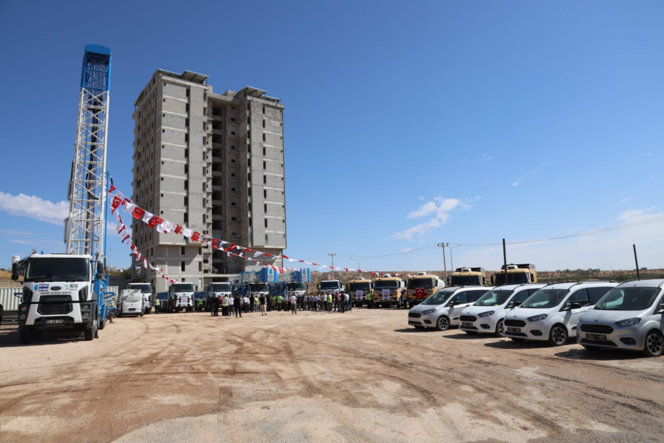 ŞUSKİ yeni araç filosunu tanıttı