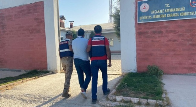Dolandırıcılık suçundan aranan kişi Akçakale'de yakalandı
