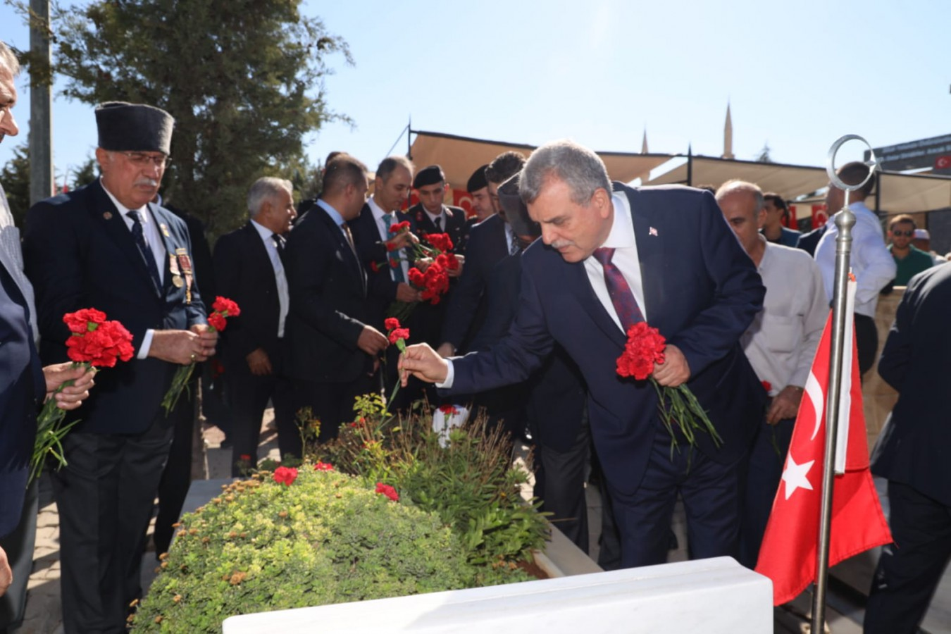 Başkan Beyazgül, "Dün Olduğu Gibi Bu Günde Milli Değerlerimize Sahip Çıkıyoruz"