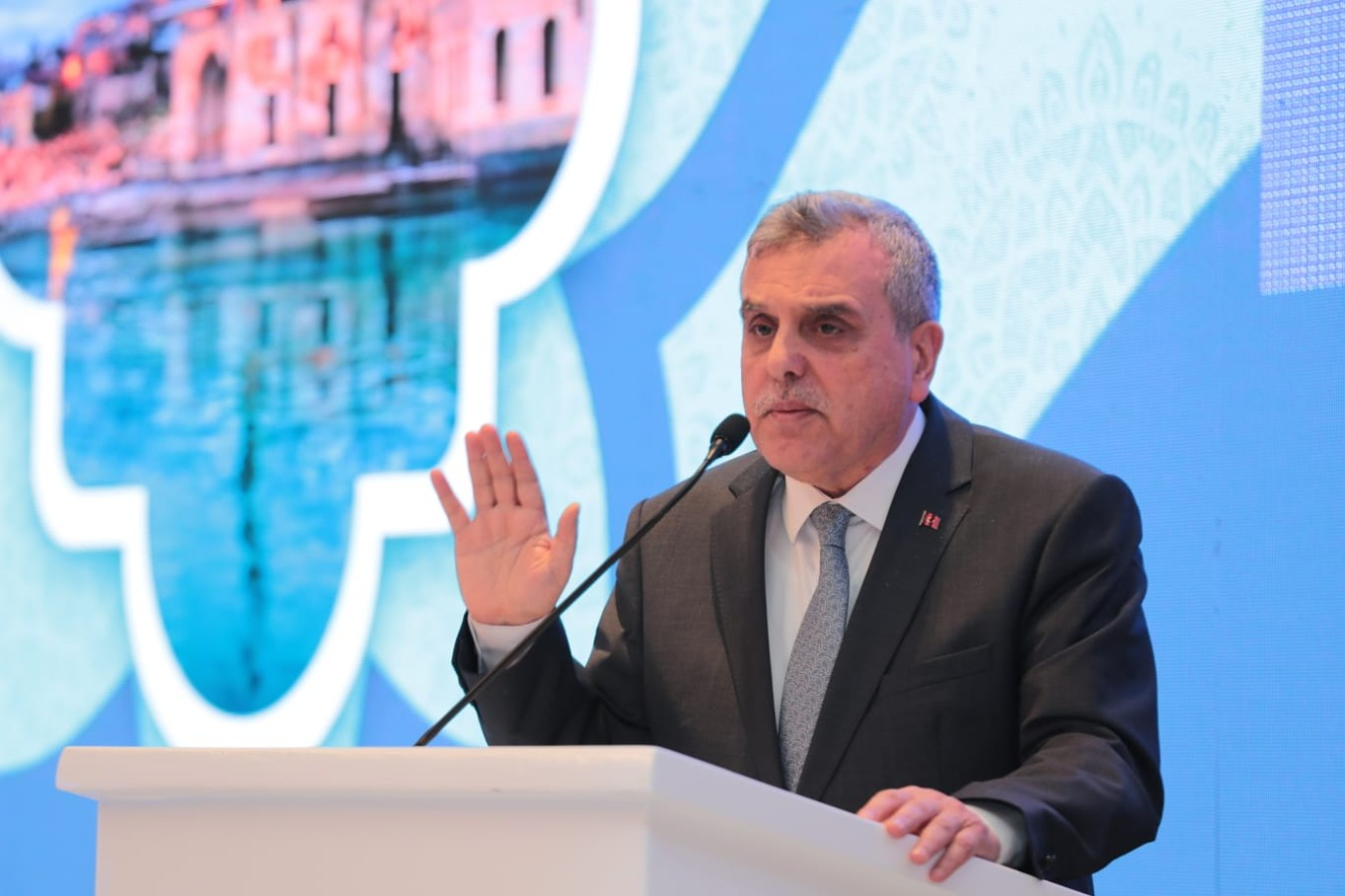 Başkan Beyazgül, “İklim Değişikliği Konusunda Dikkatli Olmalıyız”