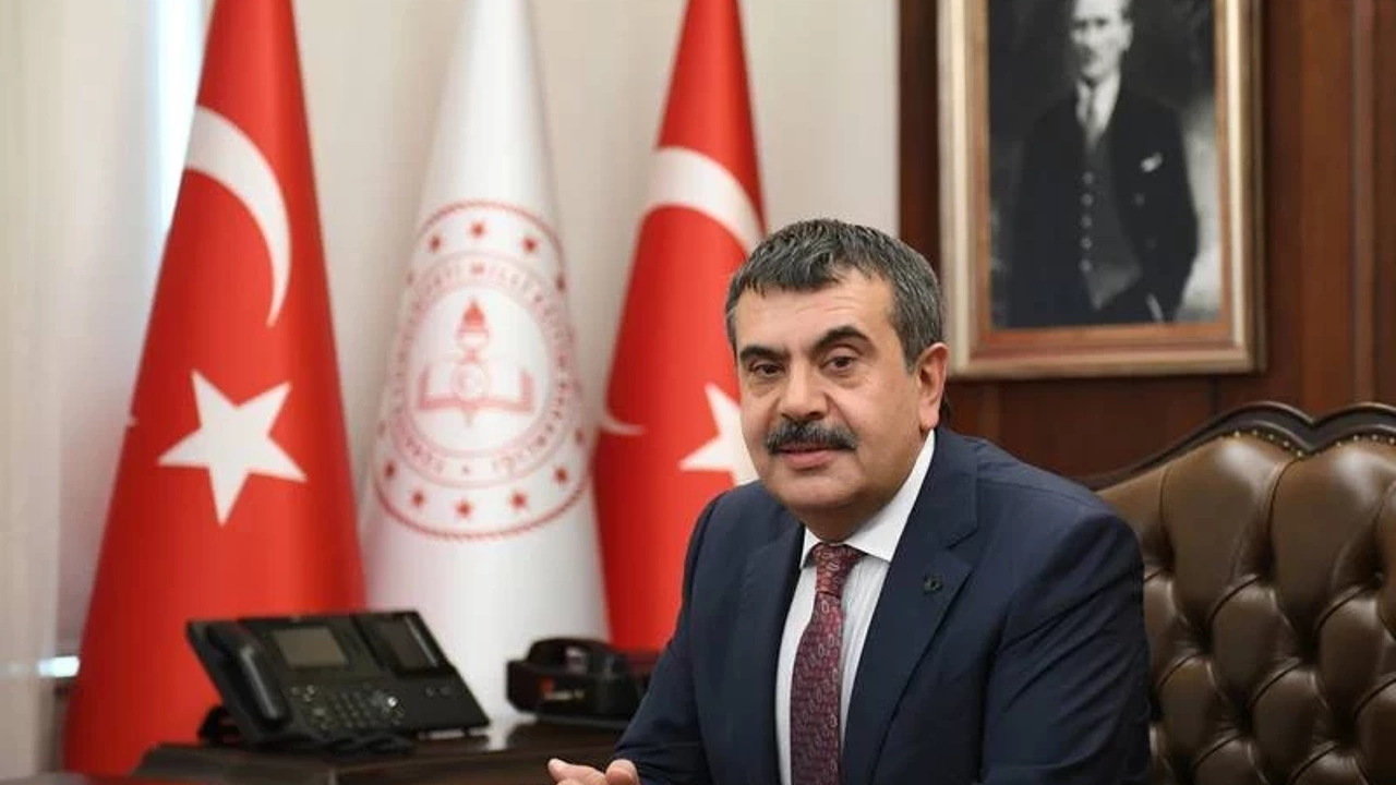 Velilerin beklediği soruya Bakan Tekin'den açıklama geldi