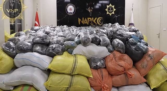 Uyuşturucu operasyonları sürüyor! 4 ton esrar ele geçirildi