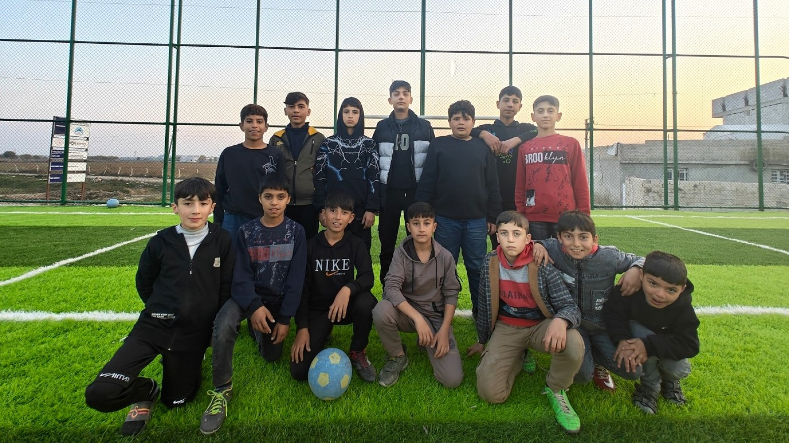 Eyyübiyeli çocuklar ve gençler halı sahaları çok sevdi