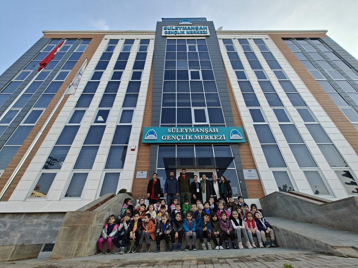 Süleymanşah gençlik merkezi şehrin ilgi odağı oldu