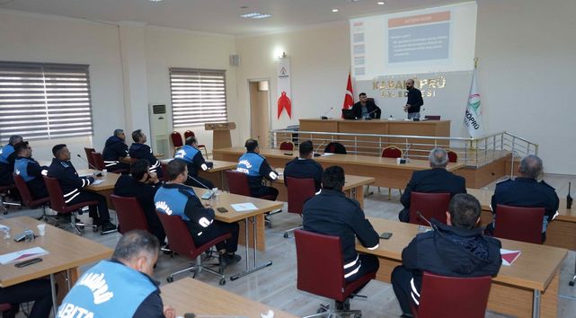 Karaköprü'de zabıta personeline psikolojik dayanıklılık eğitimi