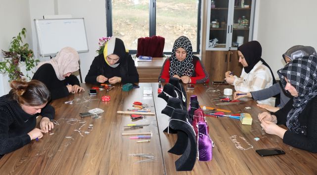 Şanlıurfalı kadınlar, üreten kadınlar merkezinde meslek sahibi oluyor