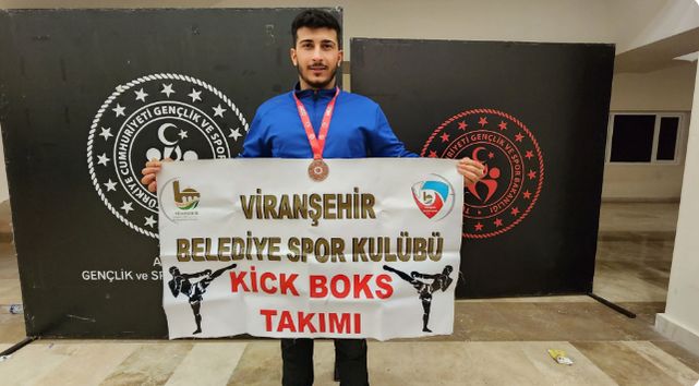 Viranşehirli Boksör'den gurur verici ödül!