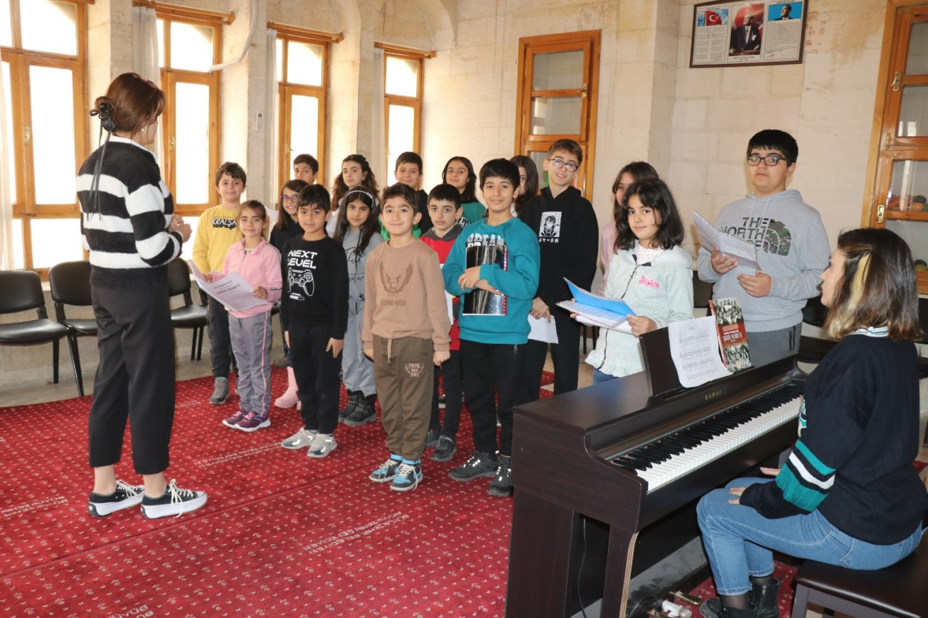 Büyükşehir belediyesi geleceğin sanatçıları, müzik ustalarını yetiştiriyor