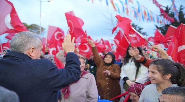 Birecikliler Zeynel Başkanı bağrına bastı!