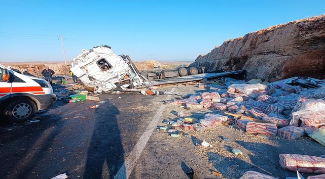 Urfa'da feci kaza! Ortalık savaş alanına döndü
