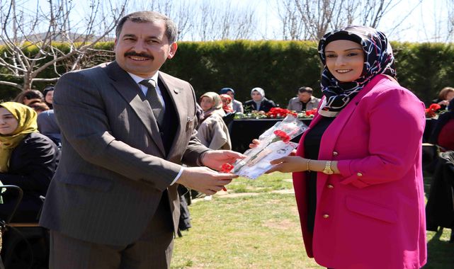 Başkan Baydilli ilçedeki kadınların gününü kutladı