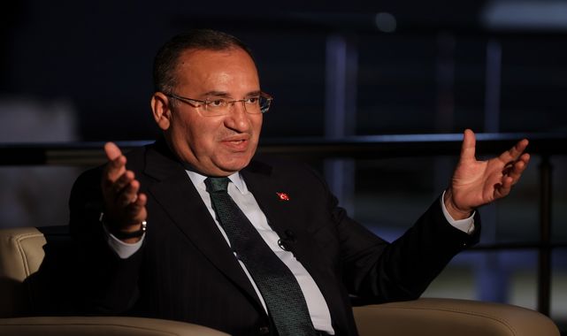 Bozdağ, "Kim Koltuk Verirse Oraya Giderim Anlayışı Ahlaki Değil"