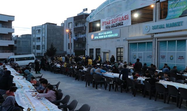 Haliliye'de vatandaşlar iftar yemeğinde buluşuyor