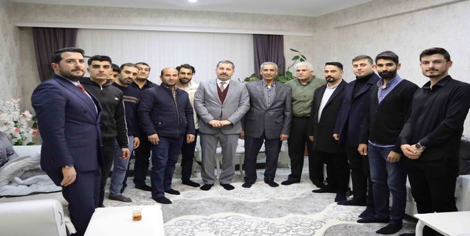 Karaköprü'de vatandaşlar hizmetlerin devamı için Başkan Baydilli'nin yanında
