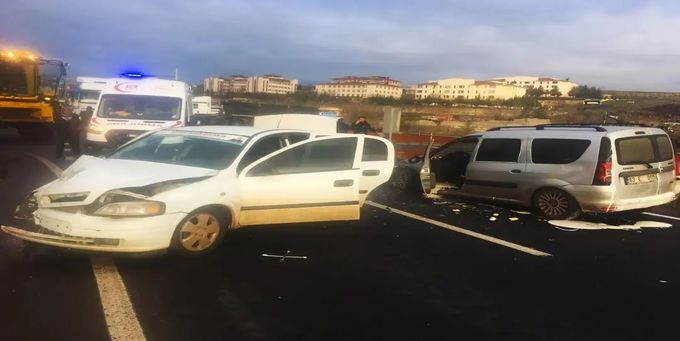 Urfa'da feci kaza! Otomobiller çarpıştı