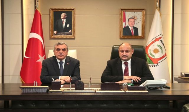 Başkan Mehmet Kasım Gülpınar, görevi devraldı