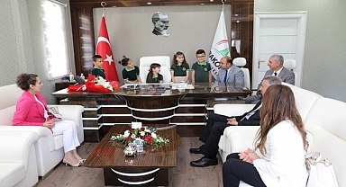 Başkan Nihat Çiftçi, makamını çocuklara bıraktı