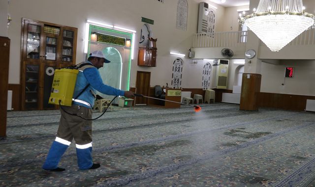 Haliliye Belediyesi camileri gül suyu ile temizledi