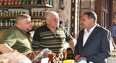 Vali Hasan Şıldak, Balıklıgöl ve Göl Caddesi’nde Esnafı Ziyaret Etti, Vatandaşlarla Buluştu