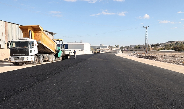 Şanlıurfa Büyükşehir Belediyesi, Yol Yatırımlarıyla Geleceği İnşa Ediyor!