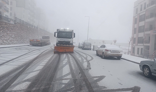 Şanlıurfa Büyükşehir’den Kar Mesaisi! Ulaşım Aksamadan Devam Ediyor
