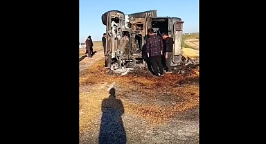 Şanlıurfa’da Feci Kaza: Tır Devrildi, Sürücü Hastaneye Kaldırıldı