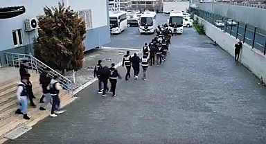 Şanlıurfa Polisi’nden Örgütlü Suça Büyük Darbe! Silah, Altın ve Yüklü Miktarda Para Ele Geçirildi