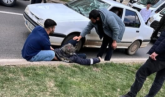 Şanlıurfa'da Otomobil Yayaya Çarptı Durumu Ağır!
