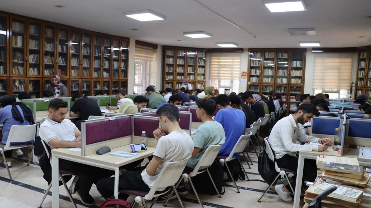Büyükşehir Belediyesi Kütüphaneleri YKS Adaylarının Gözdesi Oldu