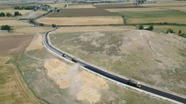Büyükşehir, Eyyübiye Kırsalında Yol Standartlarını Yükseltiyor