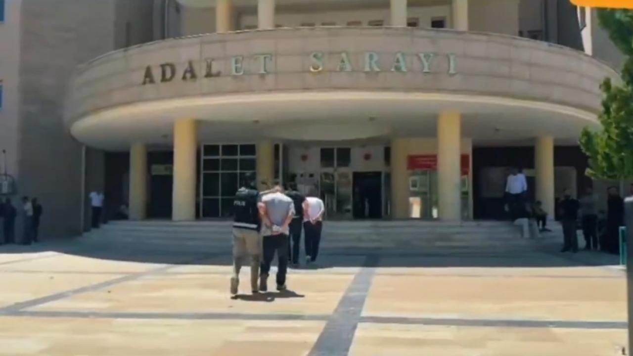 Ufa’da 7 Kilo 550 Madde Ele Geçirildi: 2 Kamu Görevlisi Tutuklandı