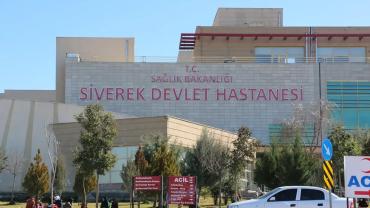 Urfa’da Tır Şarampole Yuvarlandı Sürücü Yaralandı!