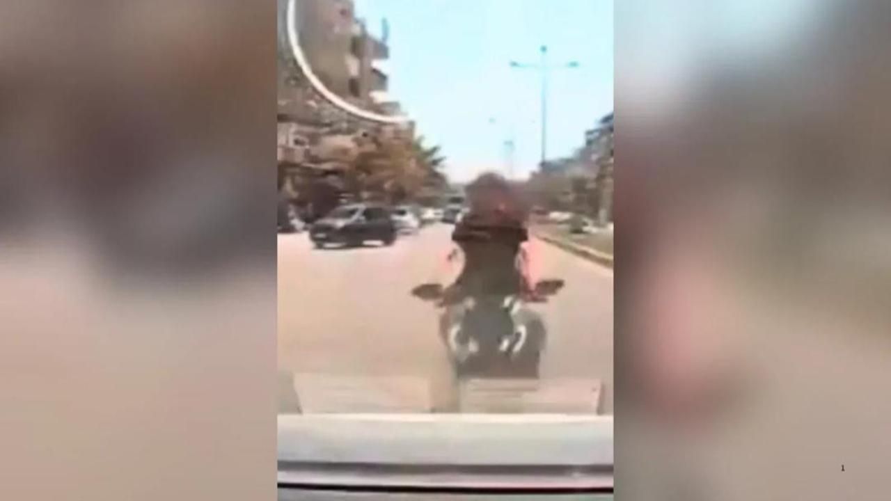 Haliliye'de Motosiklet Otomobile Çarptı: 2 Yaralı